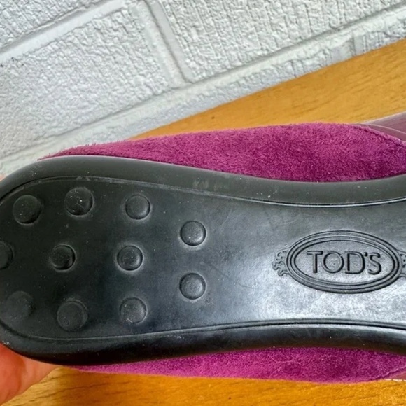 TOD'S Burgundy Lacquered Leather Tie Up Flats - Picture 7 of 7